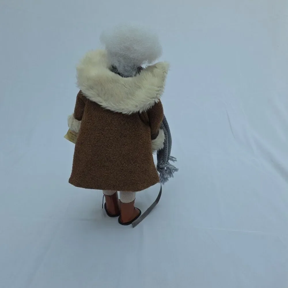 A178 Grand Ma Doll - Picture 6 of 11